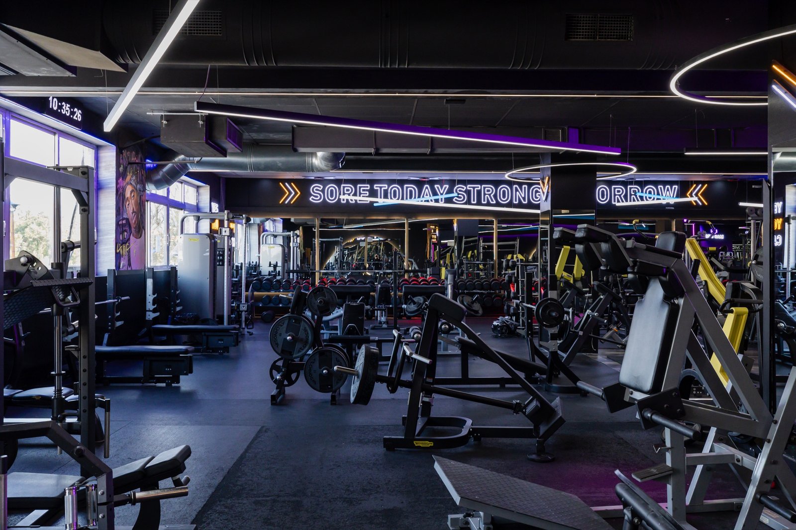 Μηχανήματα δύναμης στο MAD GYM